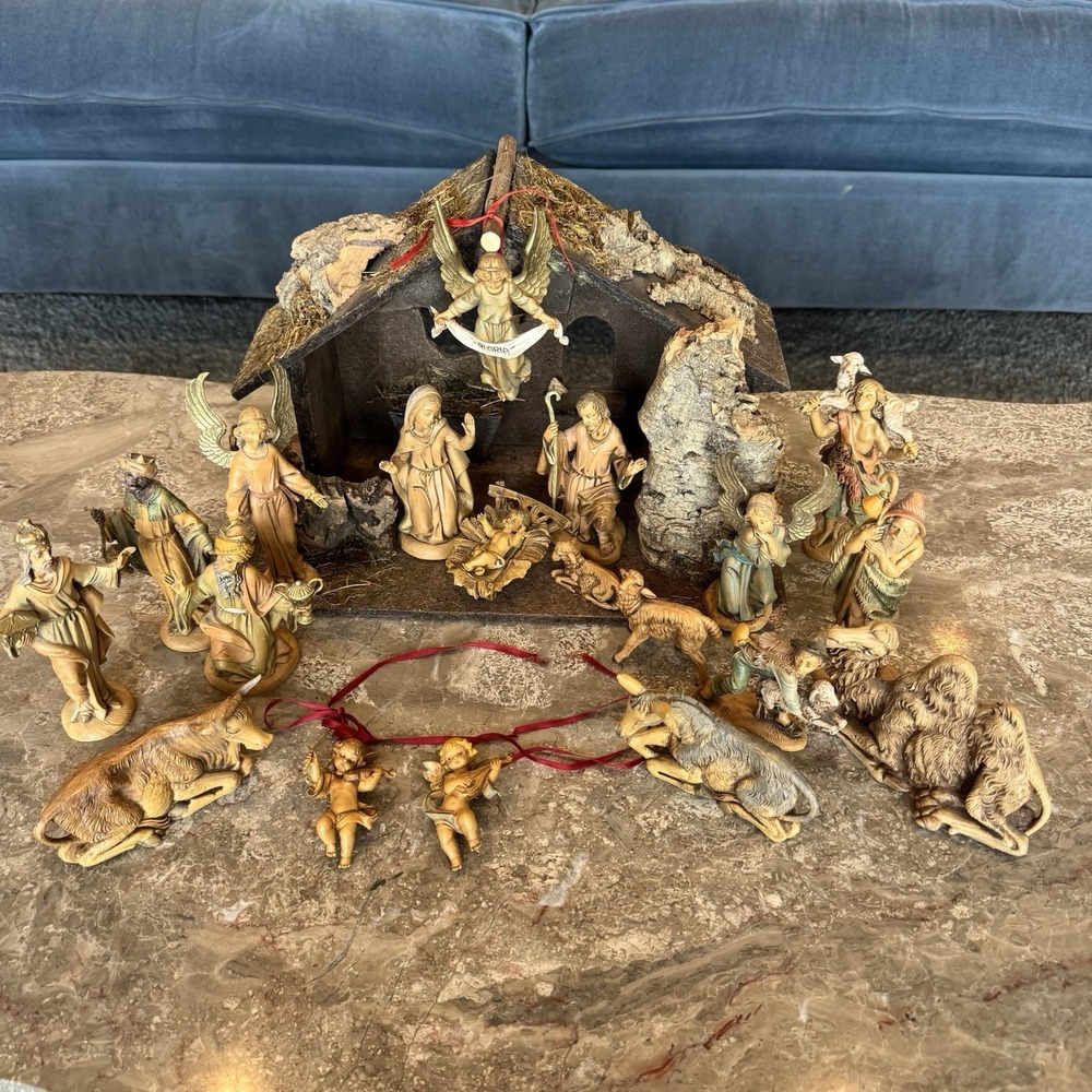 Fontanini Depose Italy Nativity 1993 Figurine Lot With Crèche